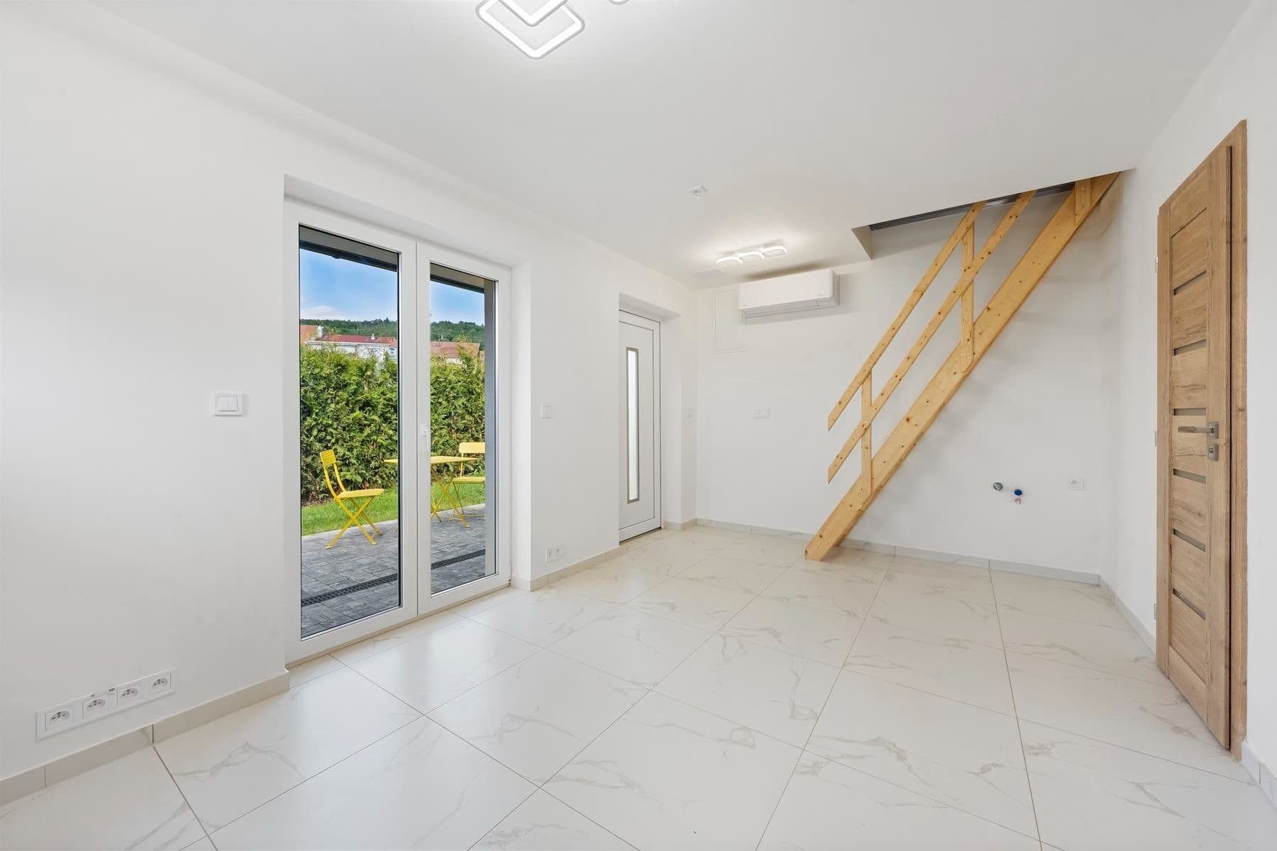 Predaj bytu 1-izbový 95 m², Čebín, Jihomoravský kraj Predaj bytu 1-izbový 95 m², Čebín, Jihomoravský kraj