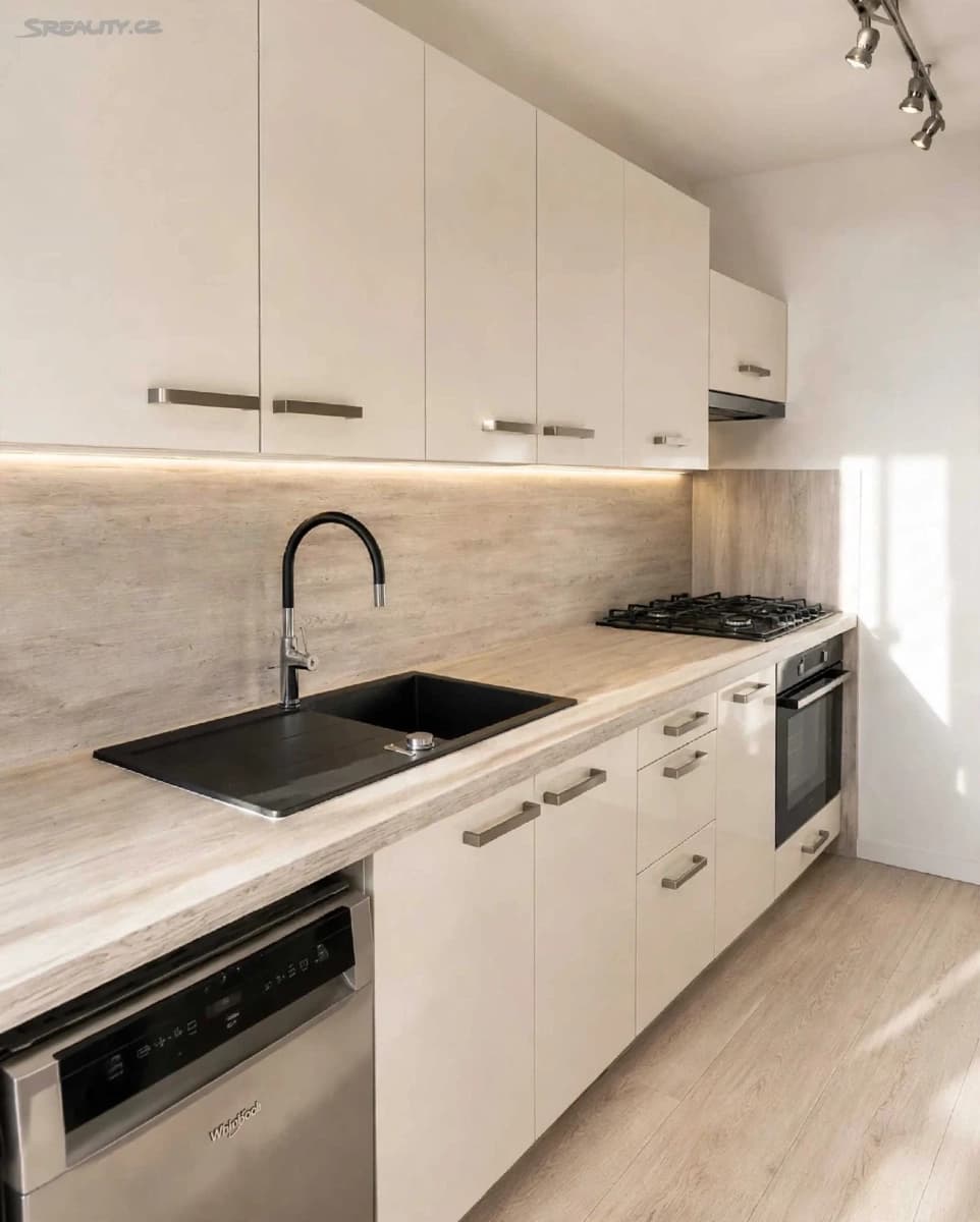 Predaj bytu 3-izbový 63 m², Anny Drabíkové, Praha, Praha Predaj bytu 3-izbový 63 m², Anny Drabíkové, Praha, Praha
