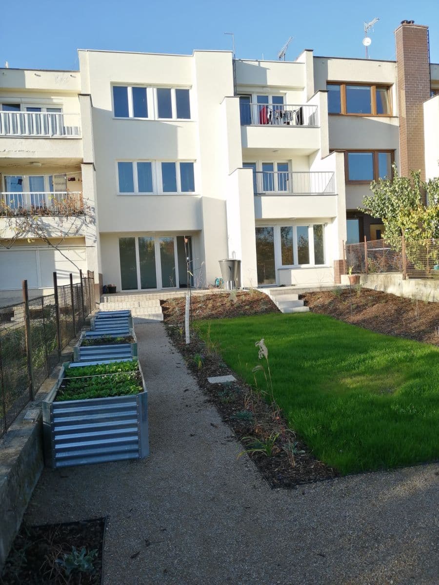 Prenájom bytu 1-izbový 46 m², Vehlovická, Praha, Praha Prenájom bytu 1-izbový 46 m², Vehlovická, Praha, Praha