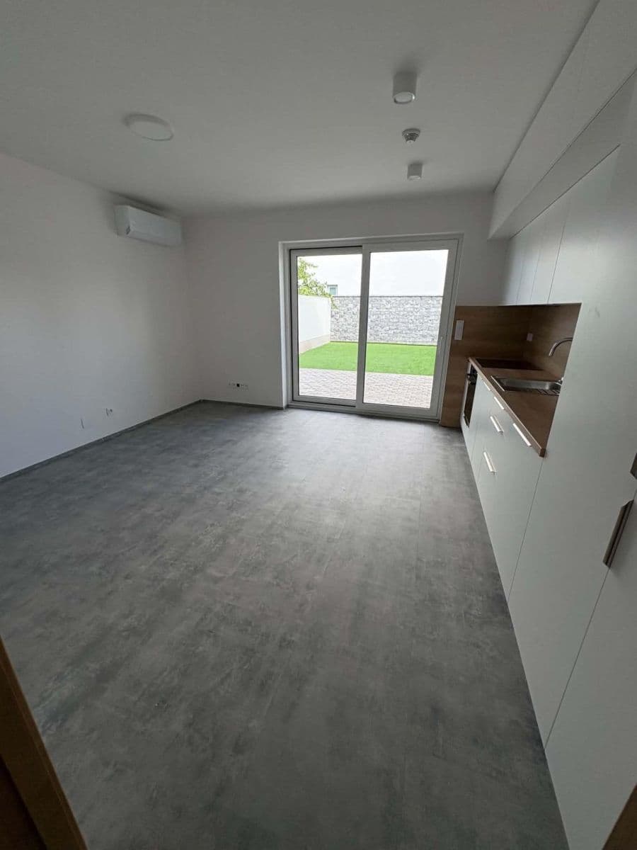 Prenájom bytu 1-izbový 30 m², Břetislavova, Brno, Jihomoravský kraj Prenájom bytu 1-izbový 30 m², Břetislavova, Brno, Jihomoravský kraj