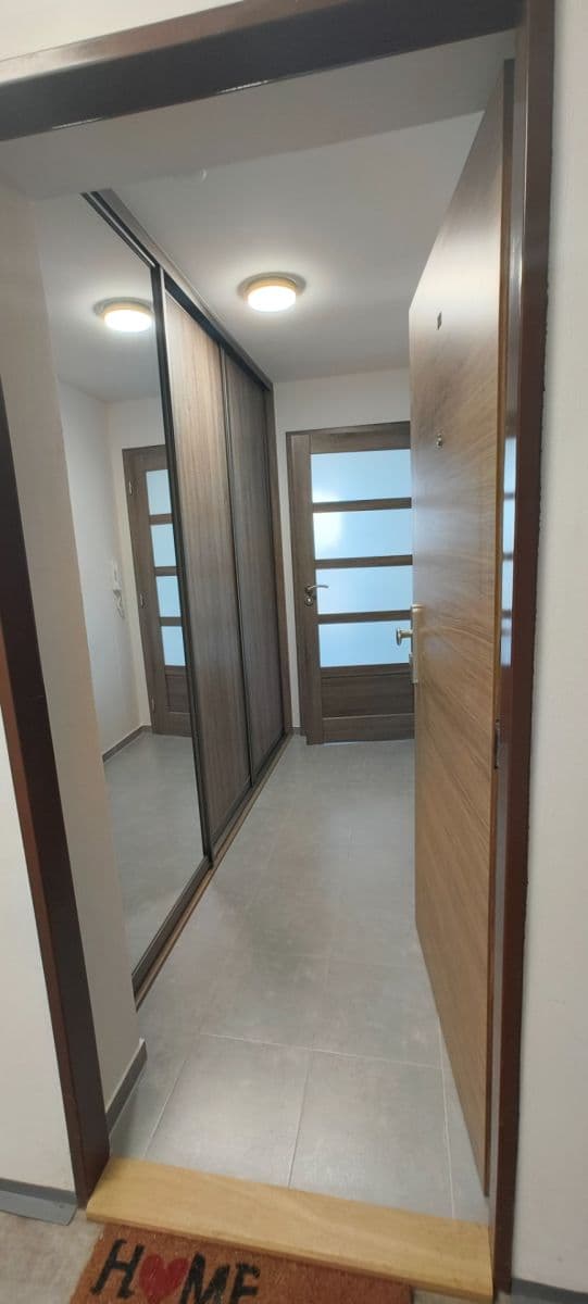 Prenájom bytu 1-izbový 34 m², Uherova, Chýně, Středočeský kraj Prenájom bytu 1-izbový 34 m², Uherova, Chýně, Středočeský kraj