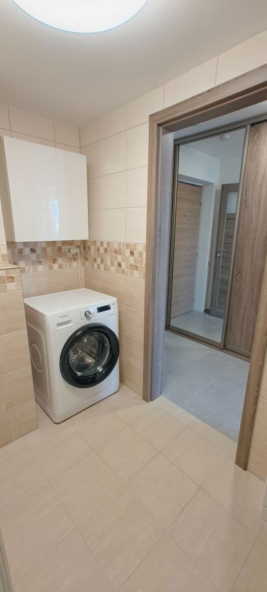 Prenájom bytu 1-izbový 34 m², Uherova, Chýně, Středočeský kraj Prenájom bytu 1-izbový 34 m², Uherova, Chýně, Středočeský kraj