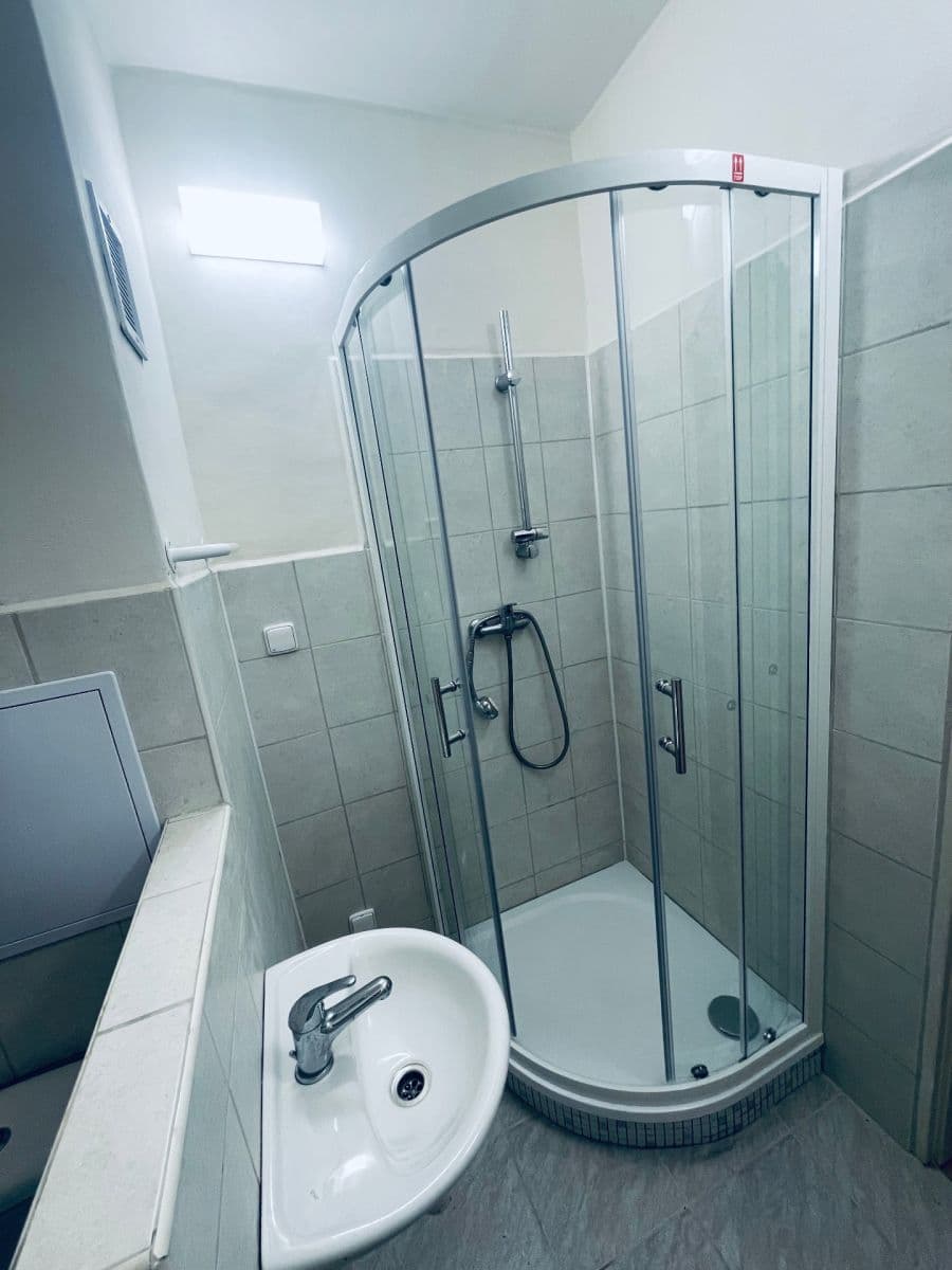 Prenájom bytu 1-izbový 21 m², Jiráskova, Chomutov, Ústecký kraj Prenájom bytu 1-izbový 21 m², Jiráskova, Chomutov, Ústecký kraj