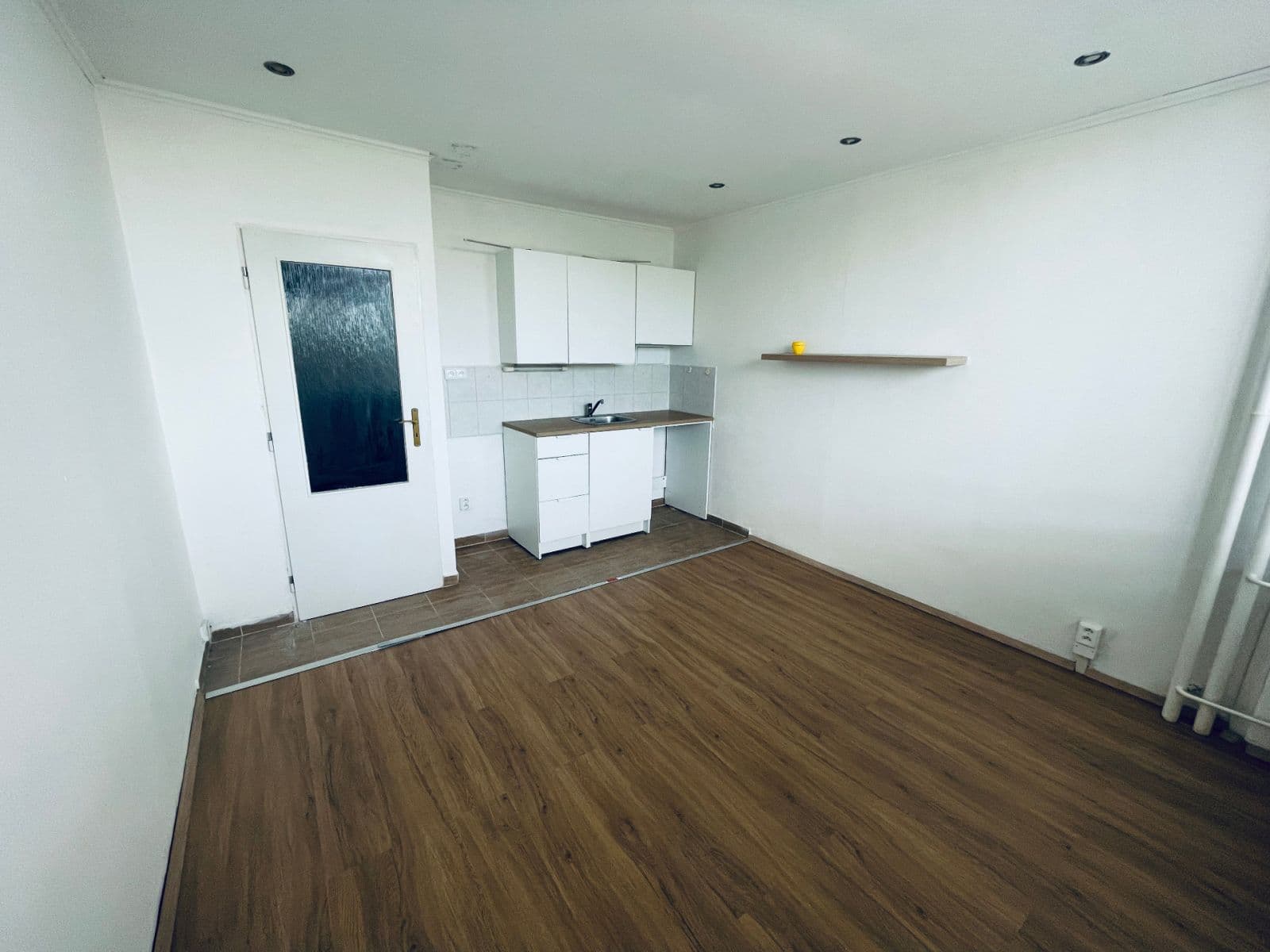 Prenájom bytu 1-izbový 21 m², Jiráskova, Chomutov, Ústecký kraj Prenájom bytu 1-izbový 21 m², Jiráskova, Chomutov, Ústecký kraj