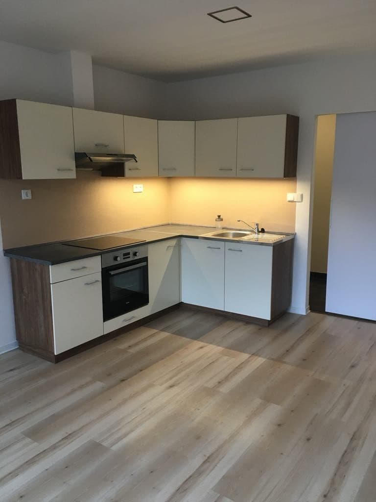 Prenájom bytu 2-izbový 42 m², Petra Jilemnického, Adamov, Jihomoravský kraj Prenájom bytu 2-izbový 42 m², Petra Jilemnického, Adamov, Jihomoravský kraj