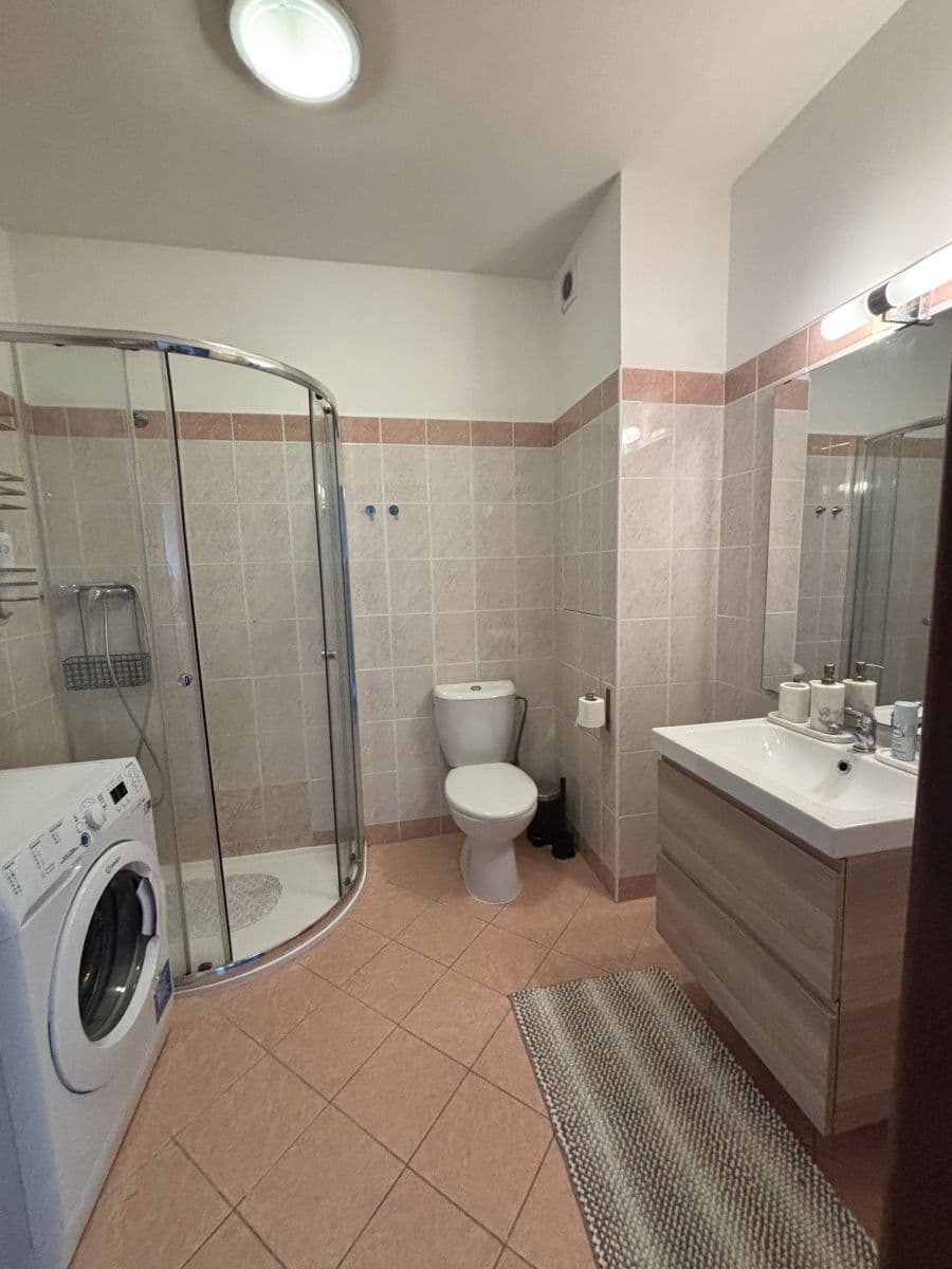 Prenájom bytu 35 m², Roztocká, Úholičky, Středočeský kraj Prenájom bytu 35 m², Roztocká, Úholičky, Středočeský kraj