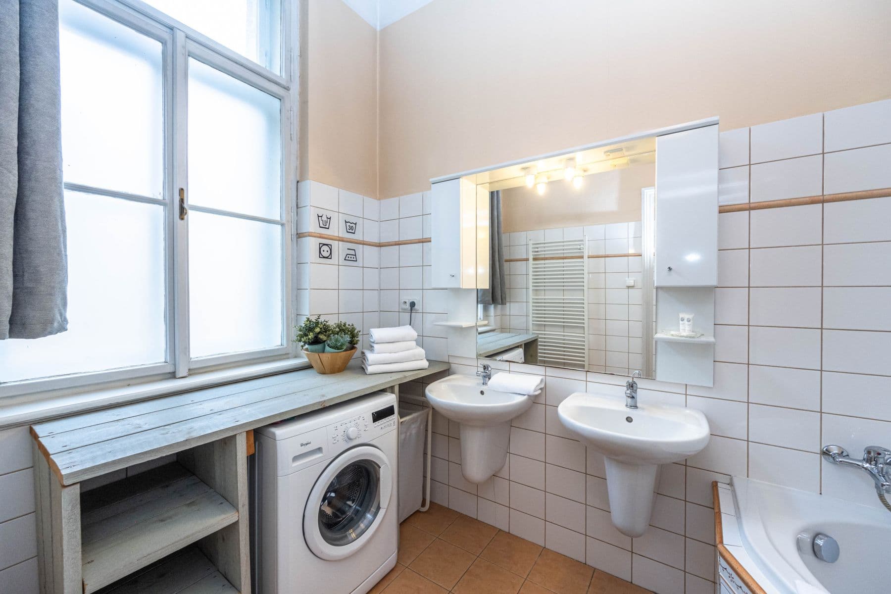 Prenájom bytu 130 m², Valentinská, Praha, Praha Prenájom bytu 130 m², Valentinská, Praha, Praha