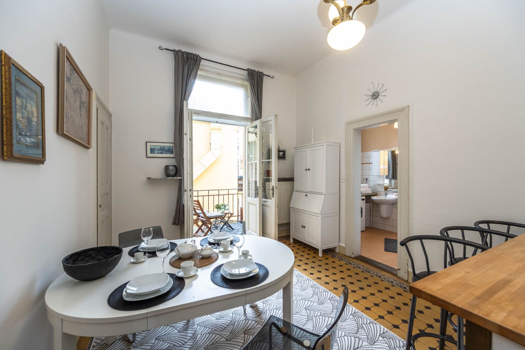 Prenájom bytu 130 m², Valentinská, Praha, Praha Prenájom bytu 130 m², Valentinská, Praha, Praha