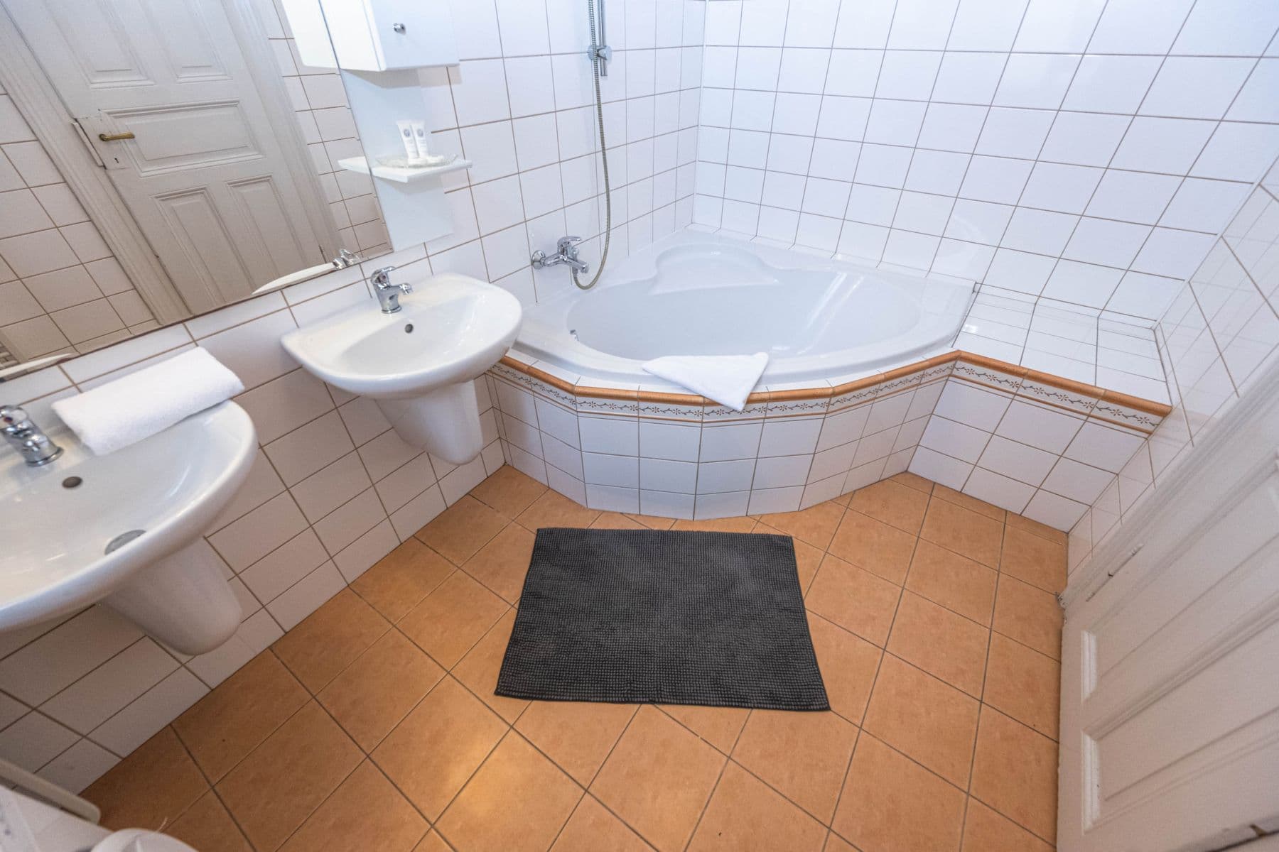 Prenájom bytu 130 m², Valentinská, Praha, Praha Prenájom bytu 130 m², Valentinská, Praha, Praha