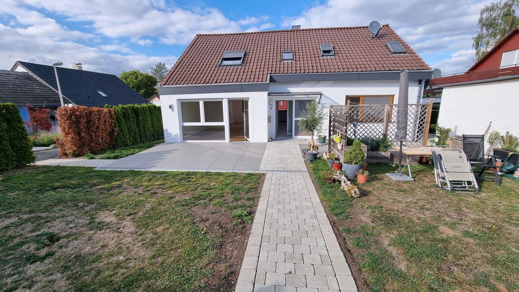 Prenájom bytu 4-izbový 119 m², Konrad-Adenauer-Straße 3, Rottenburg am Neckar, Bádensko-Wurttembersko Prenájom bytu 4-izbový 119 m², Konrad-Adenauer-Straße 3, Rottenburg am Neckar, Bádensko-Wurttembersko