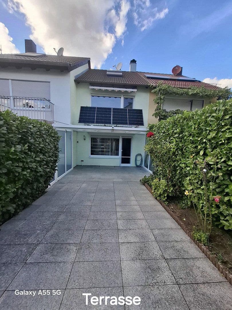 Predaj domu 110 m², pozemok 155 m², Lerchenweg 11, Schwabach, Bavorsko Predaj domu 110 m², pozemok 155 m², Lerchenweg 11, Schwabach, Bavorsko