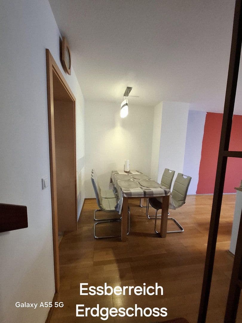 Predaj domu 110 m², pozemok 155 m², Lerchenweg 11, Schwabach, Bavorsko Predaj domu 110 m², pozemok 155 m², Lerchenweg 11, Schwabach, Bavorsko