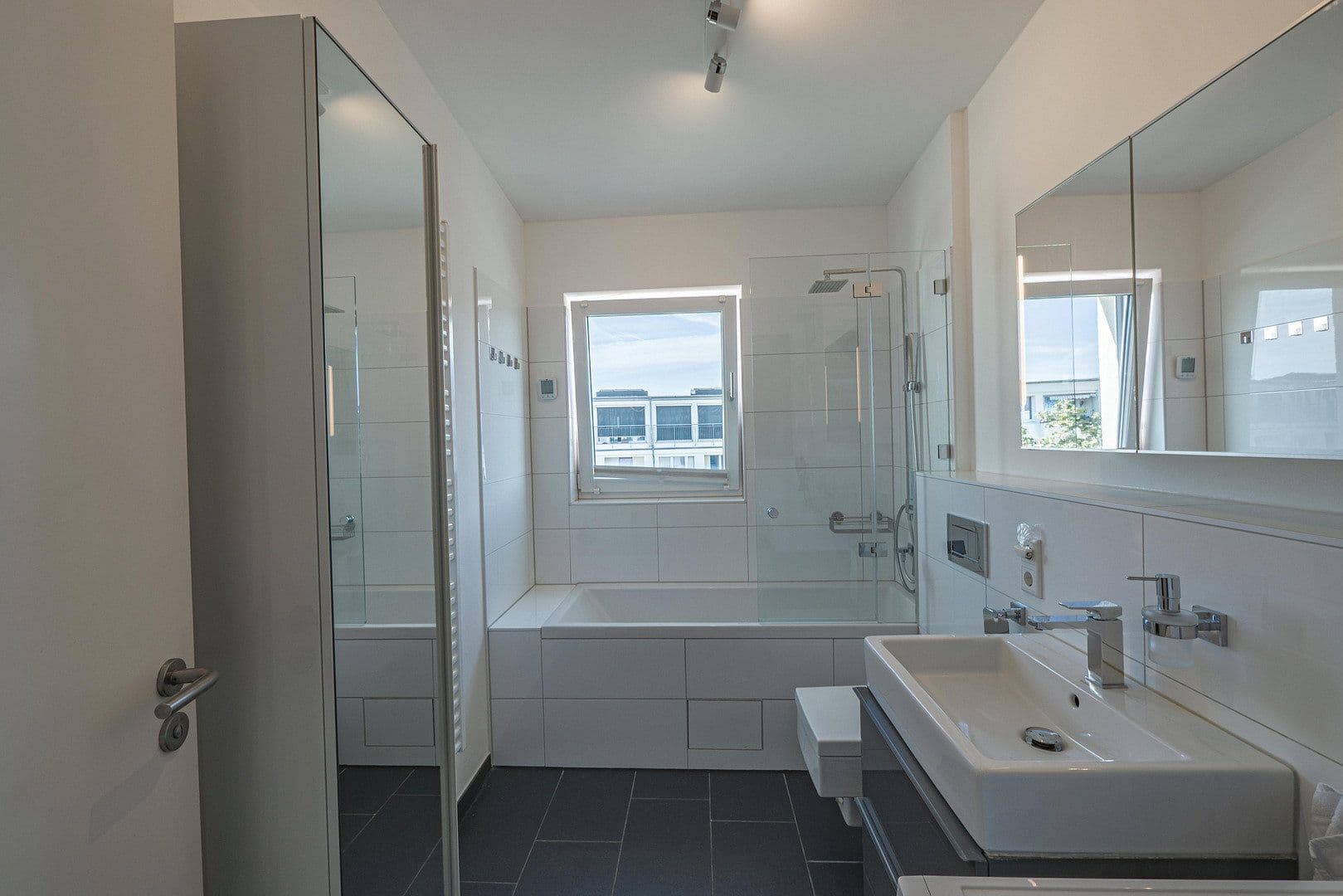 Predaj bytu 3-izbový 84 m², Berlin, Berlín Predaj bytu 3-izbový 84 m², Berlin, Berlín