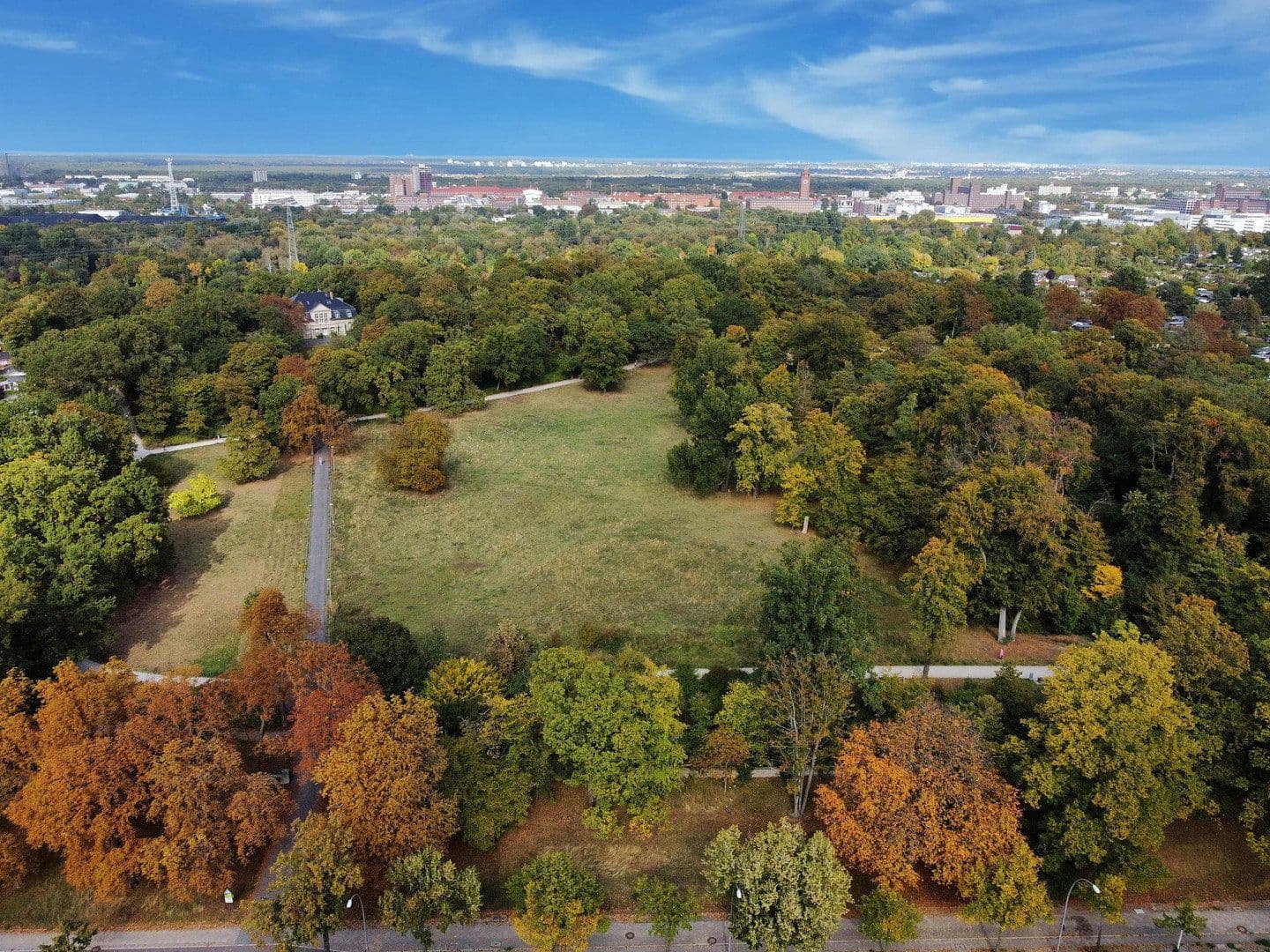 Predaj bytu 3-izbový 84 m², Berlin, Berlín Predaj bytu 3-izbový 84 m², Berlin, Berlín