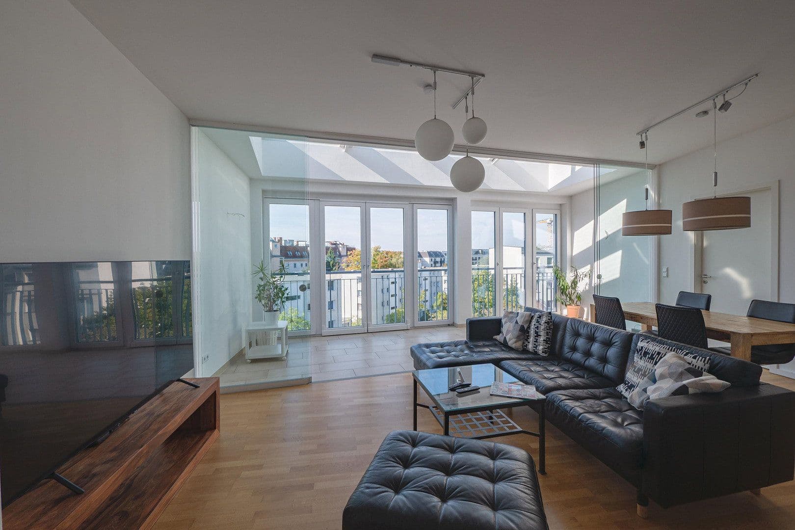 Predaj bytu 3-izbový 84 m², Berlin, Berlín Predaj bytu 3-izbový 84 m², Berlin, Berlín