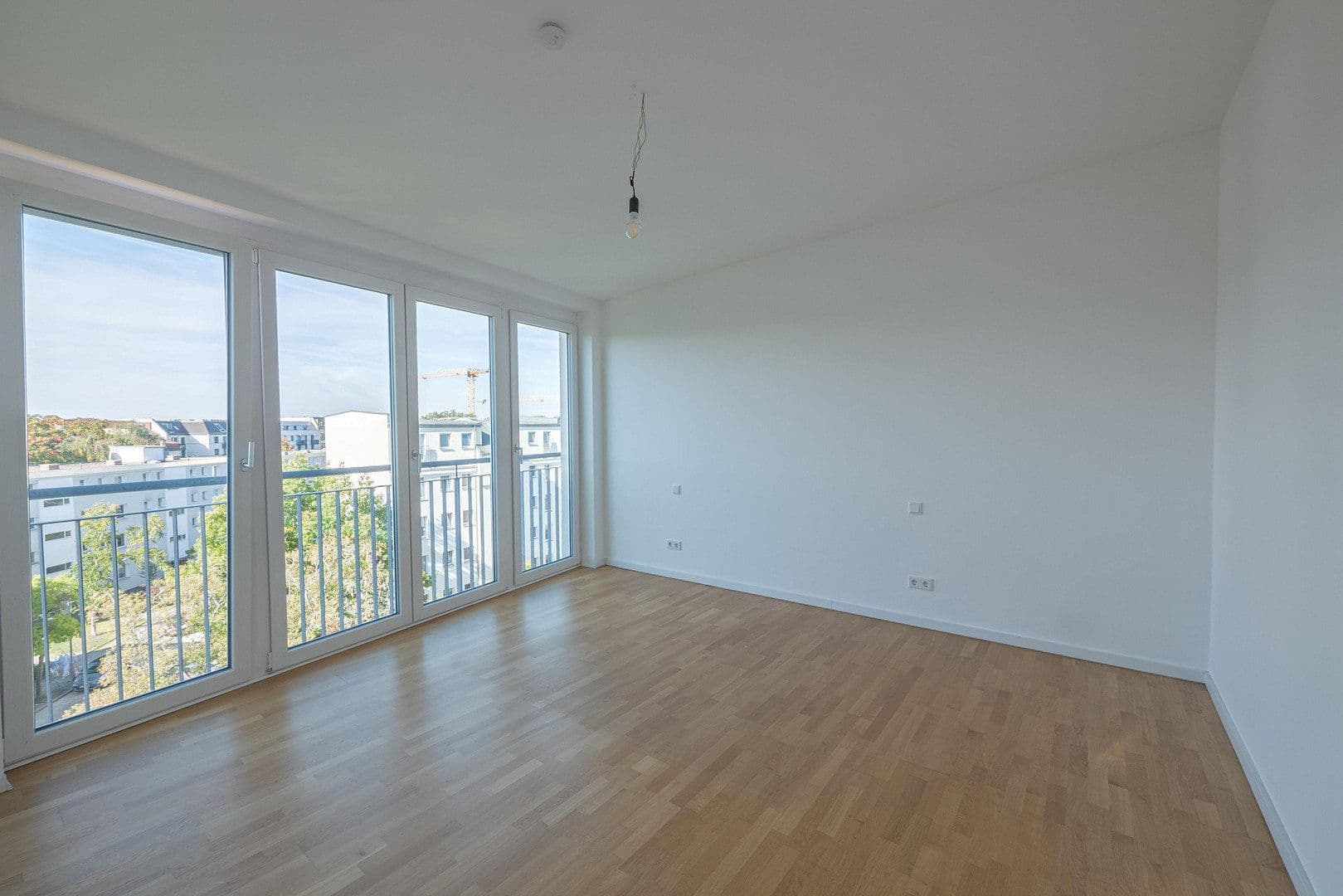 Predaj bytu 3-izbový 84 m², Berlin, Berlín Predaj bytu 3-izbový 84 m², Berlin, Berlín