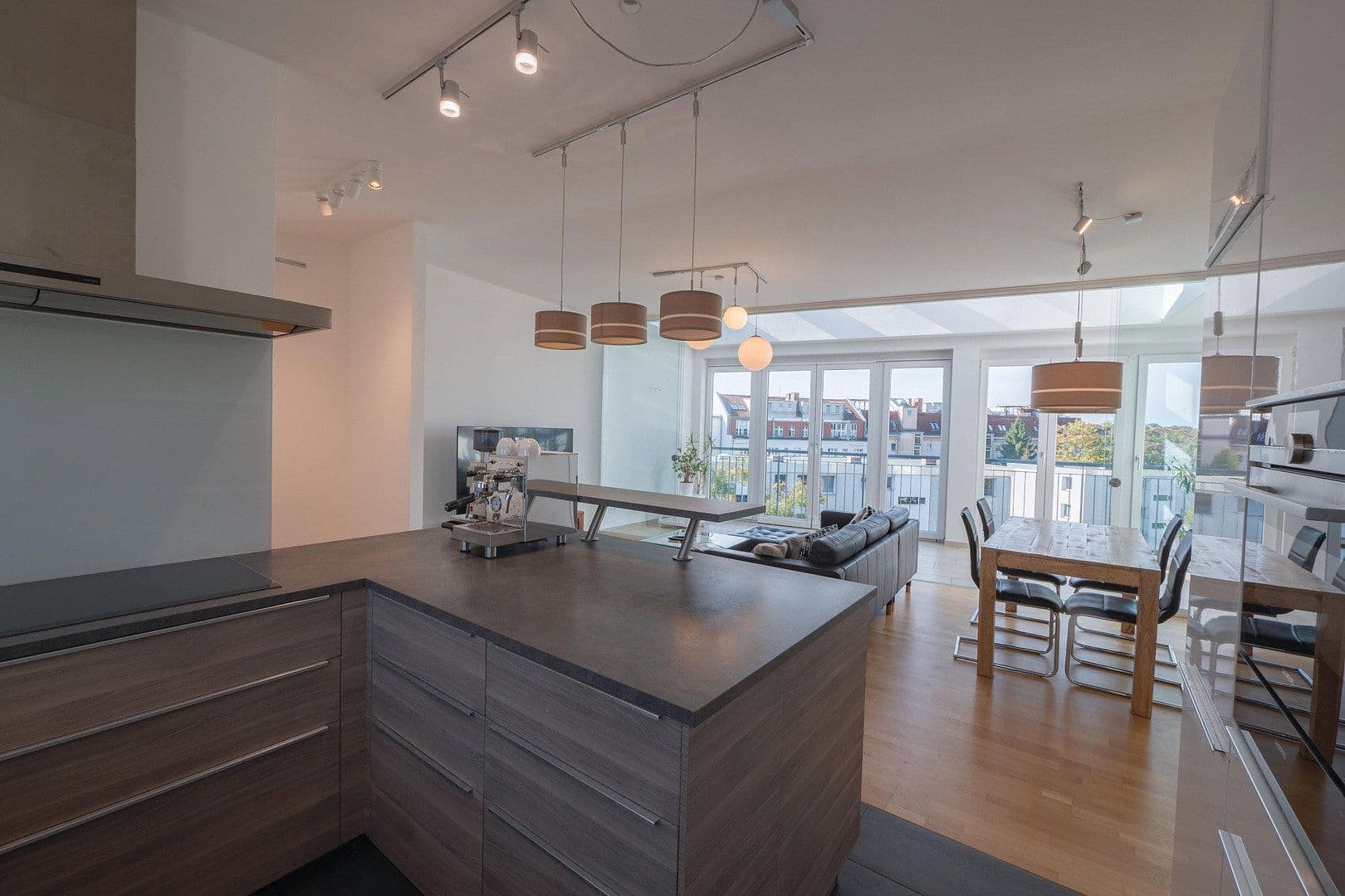 Predaj bytu 3-izbový 84 m², Berlin, Berlín Predaj bytu 3-izbový 84 m², Berlin, Berlín