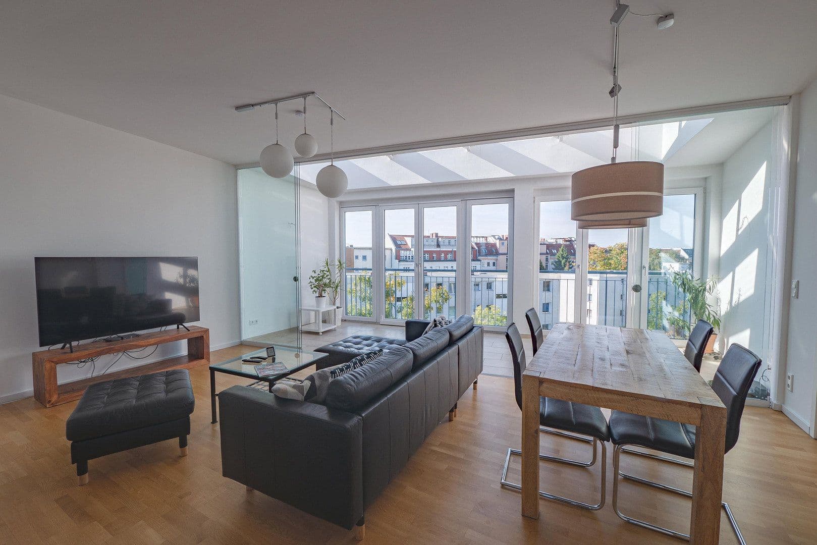 Predaj bytu 3-izbový 84 m², Berlin, Berlín Predaj bytu 3-izbový 84 m², Berlin, Berlín
