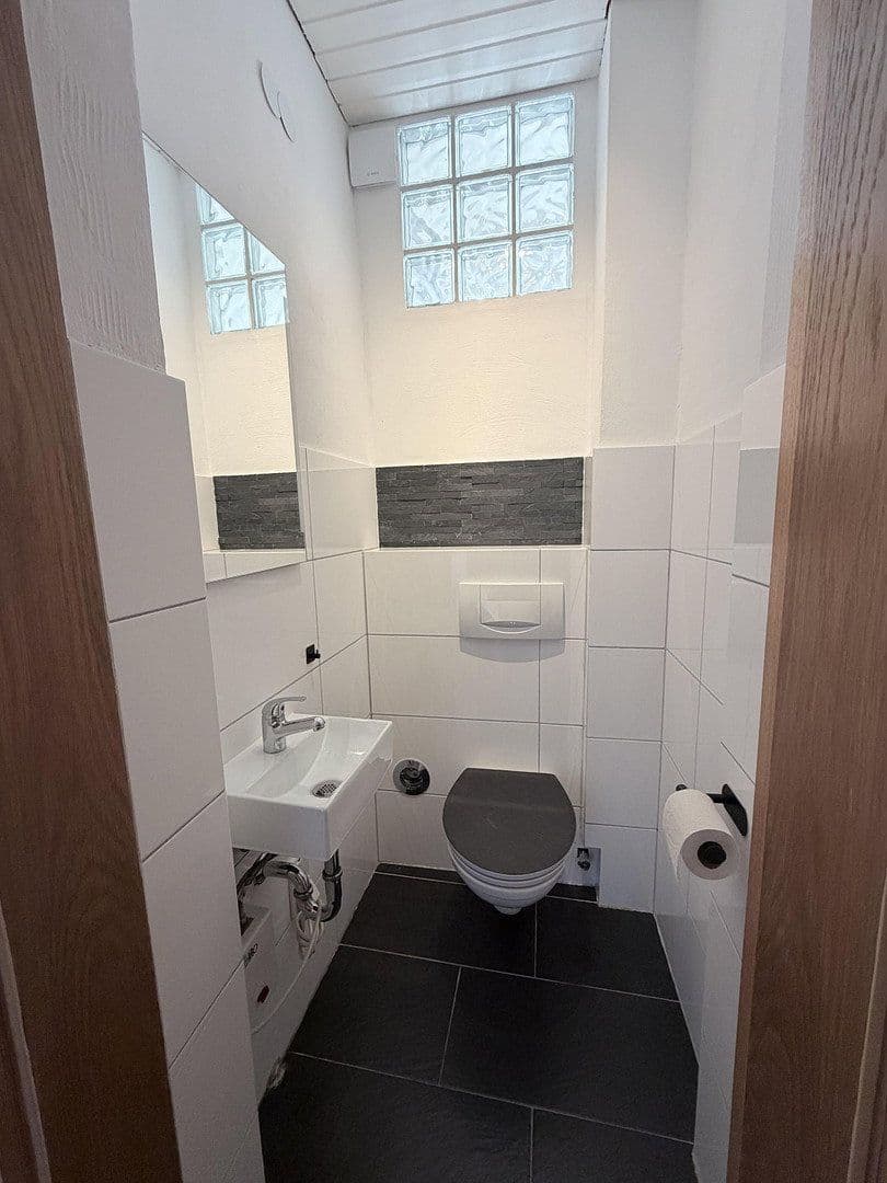 Prenájom bytu 112 m², Alfred-Delp-Straße 16, Hanau, Hesensko Prenájom bytu 112 m², Alfred-Delp-Straße 16, Hanau, Hesensko