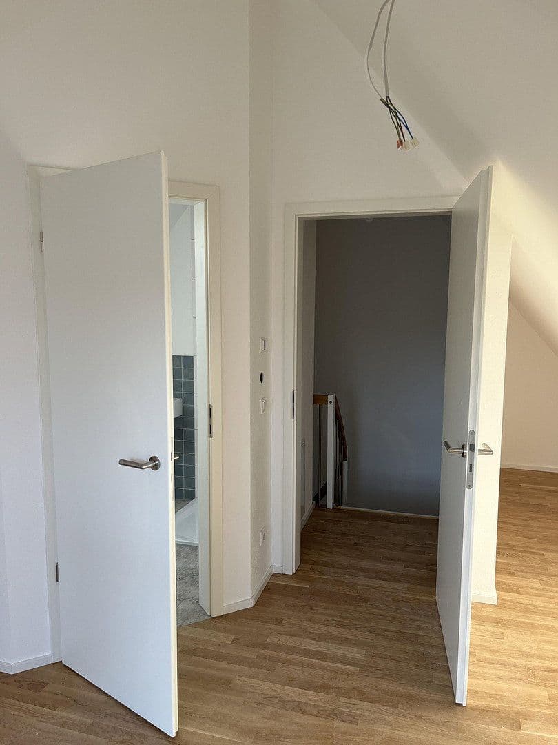 Predaj domu 137 m², pozemok 398 m², Heuweg 7c, Diedorf, Bavorsko Predaj domu 137 m², pozemok 398 m², Heuweg 7c, Diedorf, Bavorsko