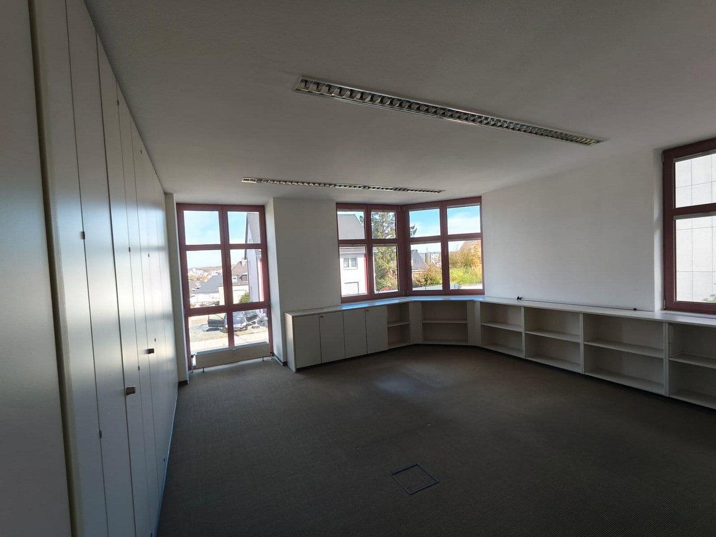 Prenájom kancelárie 589 m², August-Mohl-Str. 13, Hof, Bavorsko Prenájom kancelárie 589 m², August-Mohl-Str. 13, Hof, Bavorsko