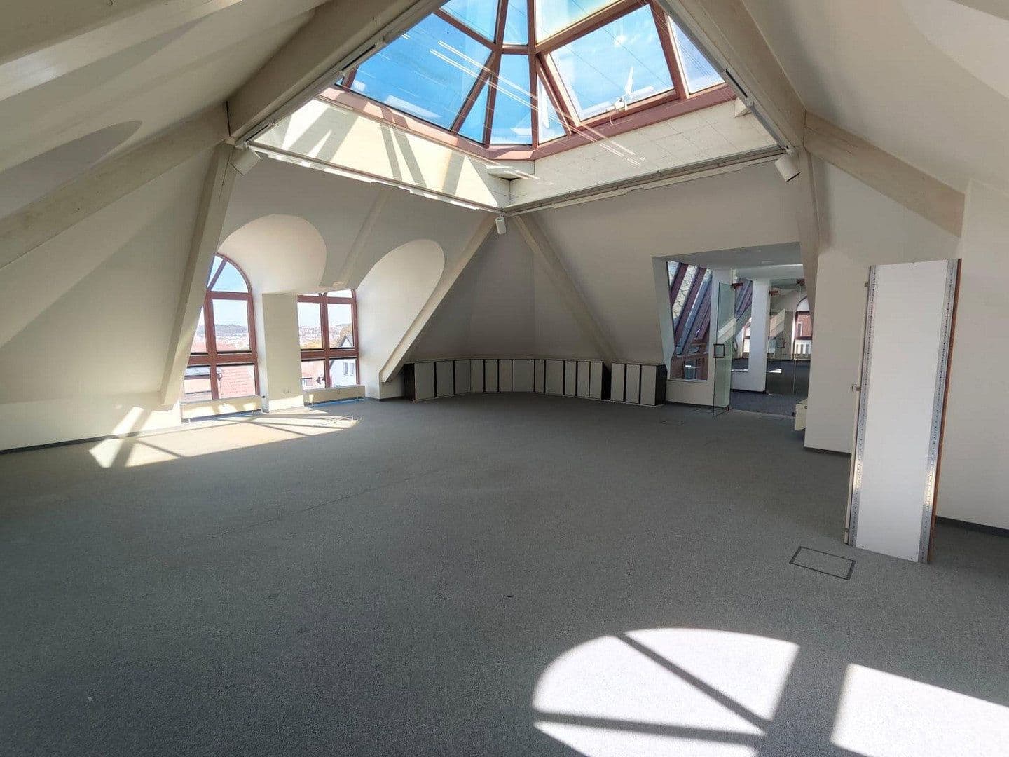 Prenájom kancelárie 589 m², August-Mohl-Str. 13, Hof, Bavorsko Prenájom kancelárie 589 m², August-Mohl-Str. 13, Hof, Bavorsko