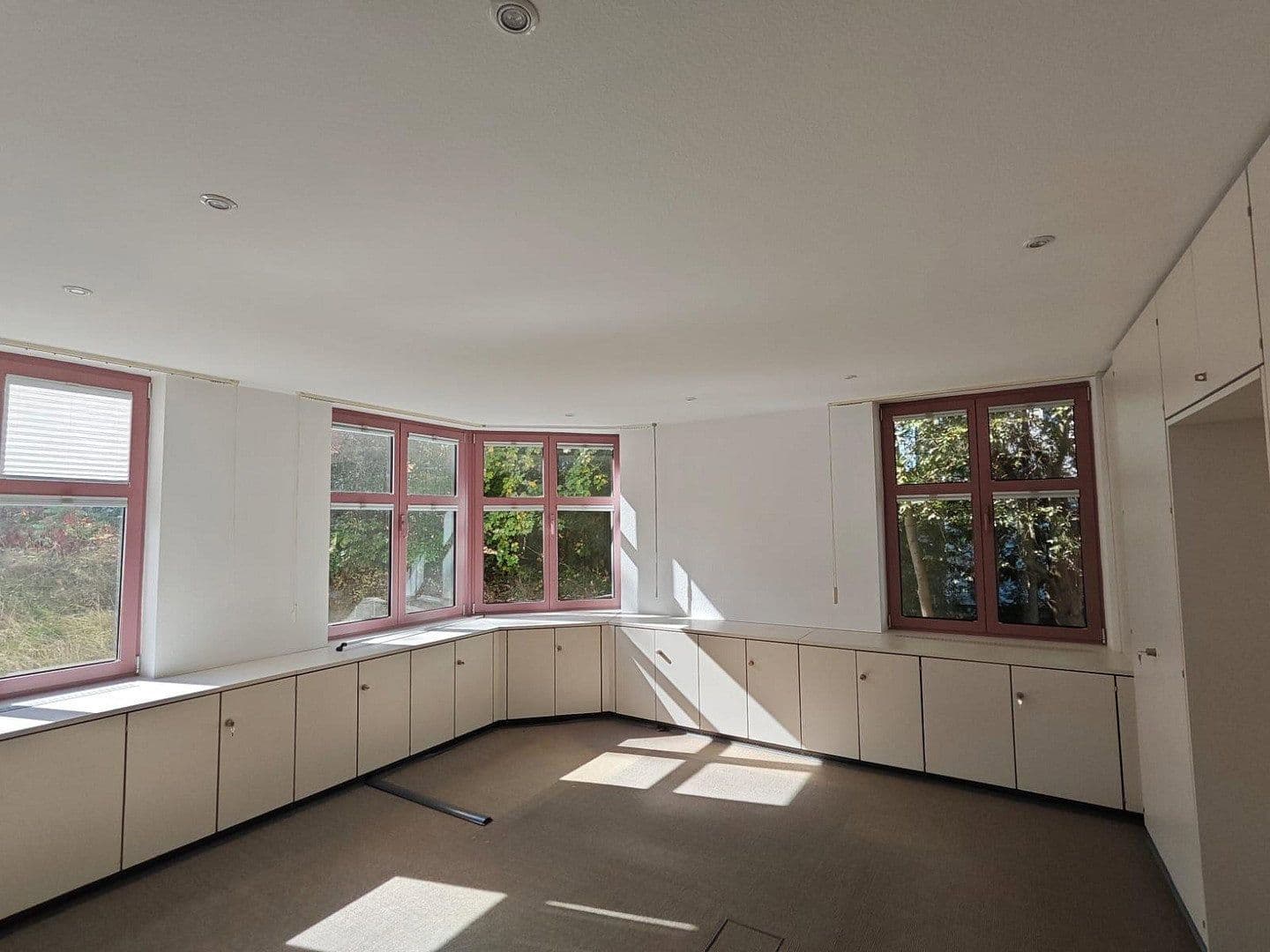 Prenájom kancelárie 589 m², August-Mohl-Str. 13, Hof, Bavorsko Prenájom kancelárie 589 m², August-Mohl-Str. 13, Hof, Bavorsko