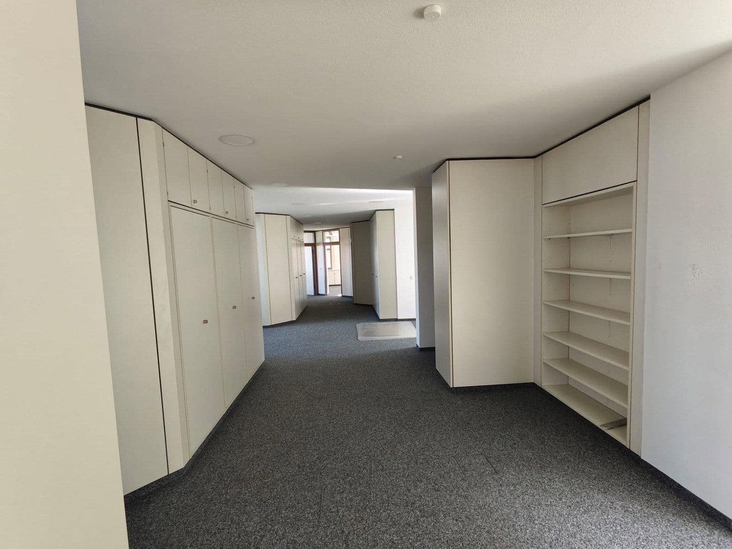 Prenájom kancelárie 589 m², August-Mohl-Str. 13, Hof, Bavorsko Prenájom kancelárie 589 m², August-Mohl-Str. 13, Hof, Bavorsko