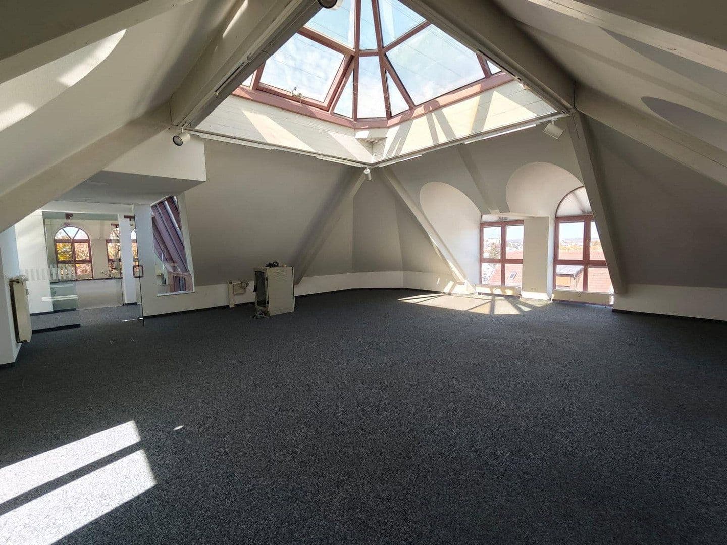 Prenájom kancelárie 589 m², August-Mohl-Str. 13, Hof, Bavorsko Prenájom kancelárie 589 m², August-Mohl-Str. 13, Hof, Bavorsko