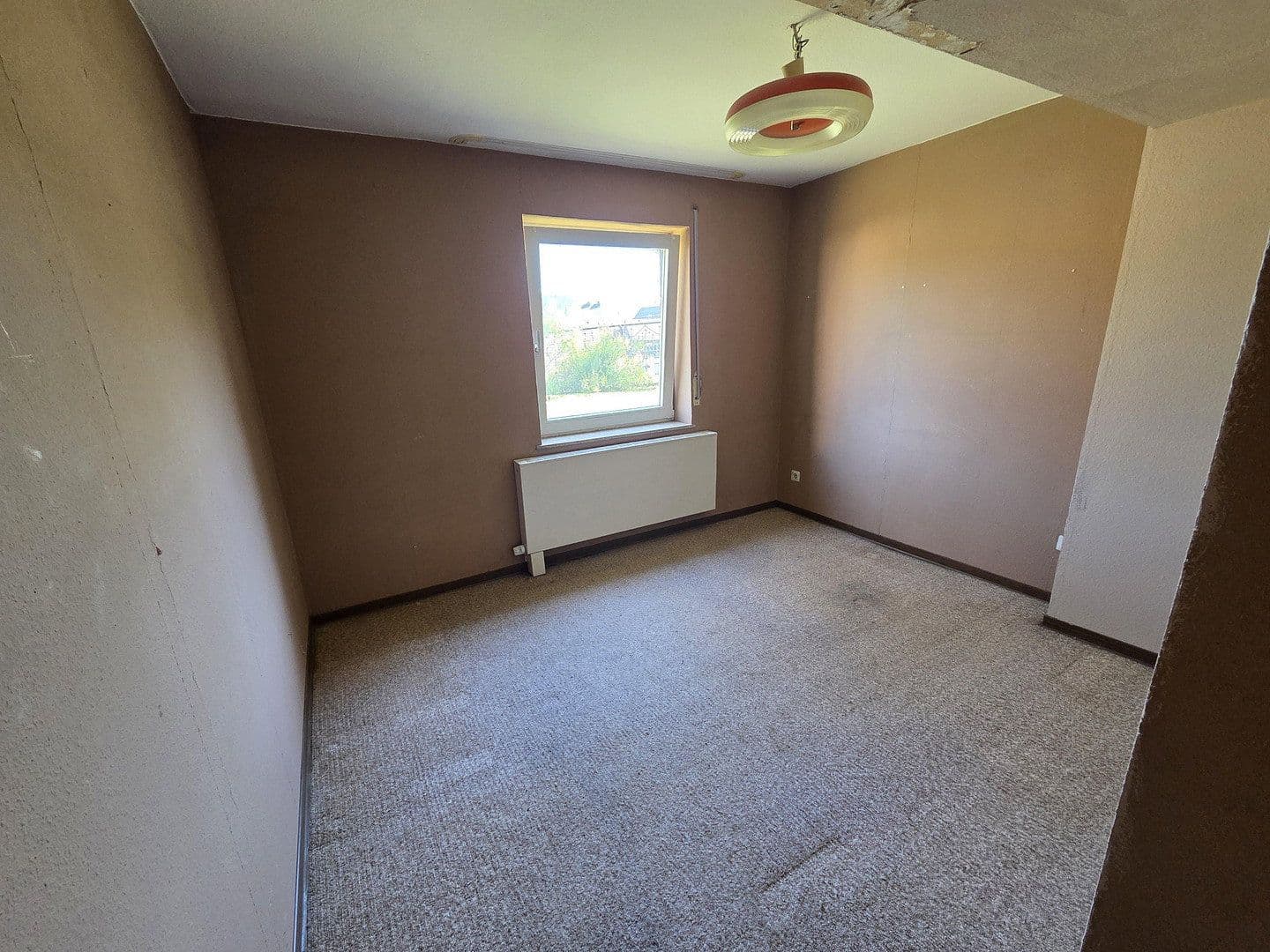 Predaj domu 72 m², pozemok 1.067 m², Ringstraße 11, Kirn, Porýnie-Falcko Predaj domu 72 m², pozemok 1.067 m², Ringstraße 11, Kirn, Porýnie-Falcko