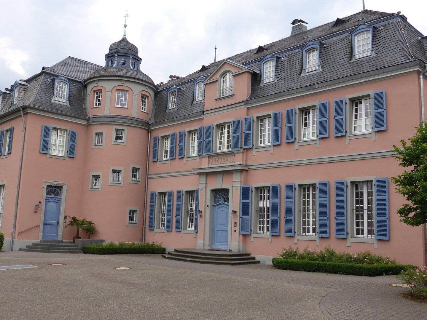 Prenájom bytu 3-izbový 80 m², Bonn, Severné Porýnie - Westfálsko Prenájom bytu 3-izbový 80 m², Bonn, Severné Porýnie - Westfálsko