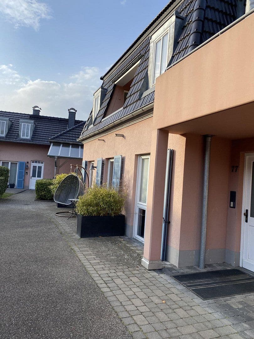 Prenájom bytu 3-izbový 80 m², Bonn, Severné Porýnie - Westfálsko Prenájom bytu 3-izbový 80 m², Bonn, Severné Porýnie - Westfálsko