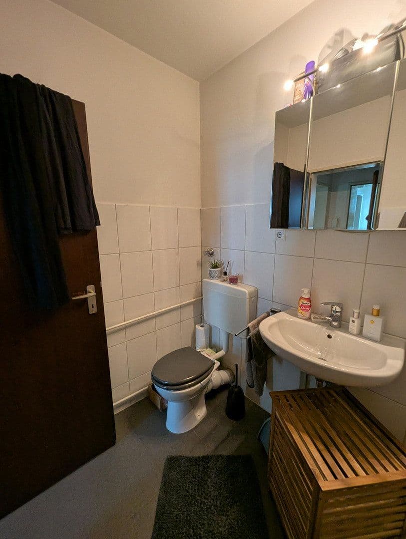 Prenájom bytu 1-izbový 43 m², Hafelsstraße 69B, Krefeld, Severné Porýnie - Westfálsko Prenájom bytu 1-izbový 43 m², Hafelsstraße 69B, Krefeld, Severné Porýnie - Westfálsko