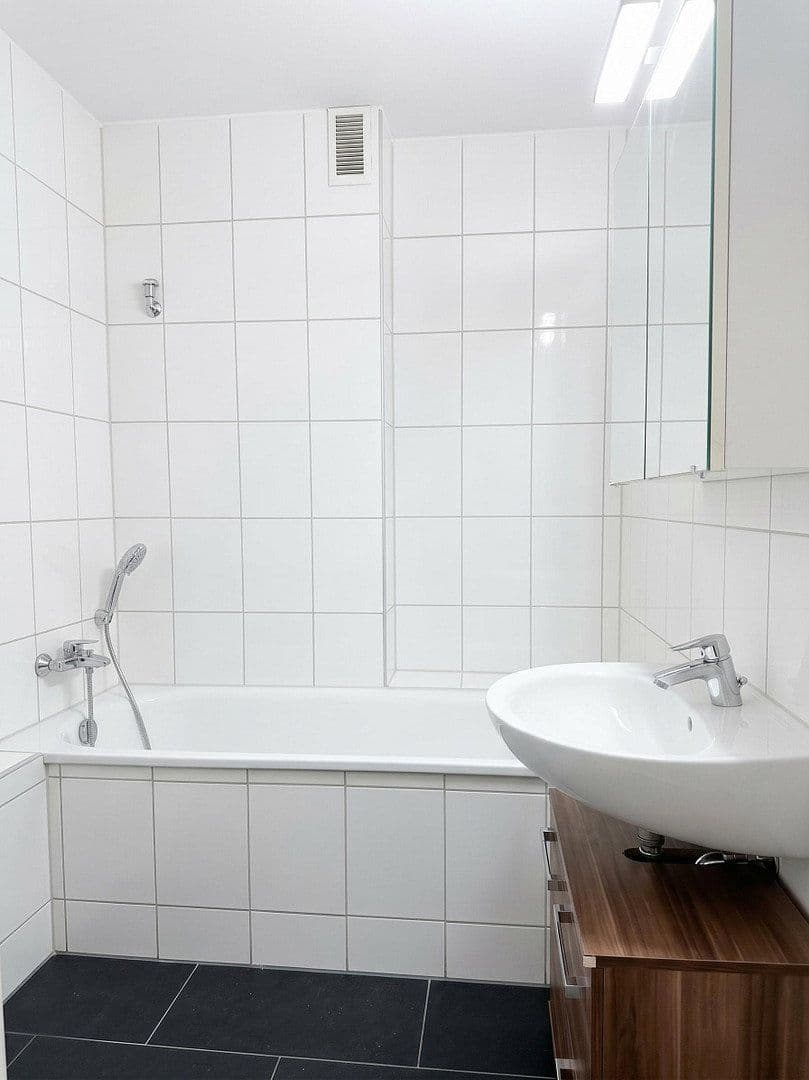Prenájom bytu 3-izbový 83 m², Königsberger Str. 2, Moers, Severné Porýnie - Westfálsko Prenájom bytu 3-izbový 83 m², Königsberger Str. 2, Moers, Severné Porýnie - Westfálsko