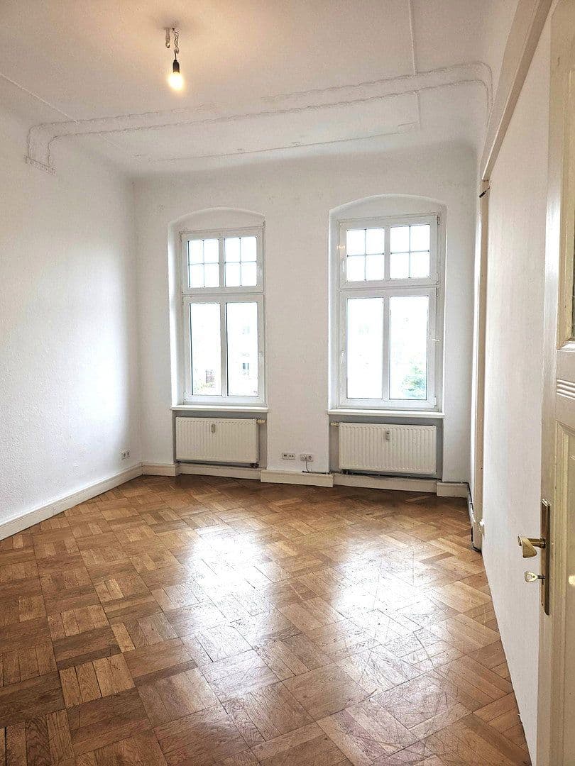 Prenájom bytu 4-izbový 130 m², Treskowallee 97, Berlin, Berlín Prenájom bytu 4-izbový 130 m², Treskowallee 97, Berlin, Berlín