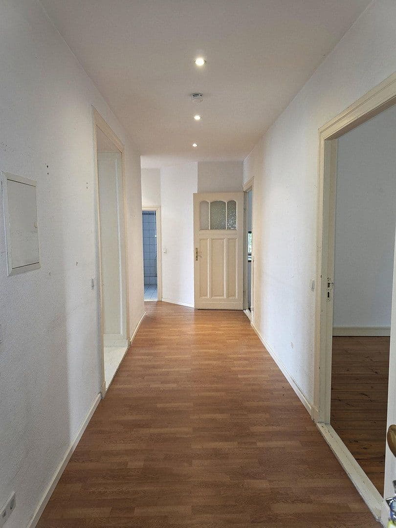 Prenájom bytu 4-izbový 130 m², Treskowallee 97, Berlin, Berlín Prenájom bytu 4-izbový 130 m², Treskowallee 97, Berlin, Berlín