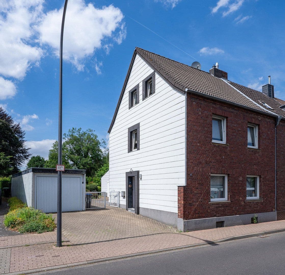Predaj domu 145 m², pozemok 756 m², Antoniusstraße 9, Baesweiler, Severné Porýnie - Westfálsko Predaj domu 145 m², pozemok 756 m², Antoniusstraße 9, Baesweiler, Severné Porýnie - Westfálsko