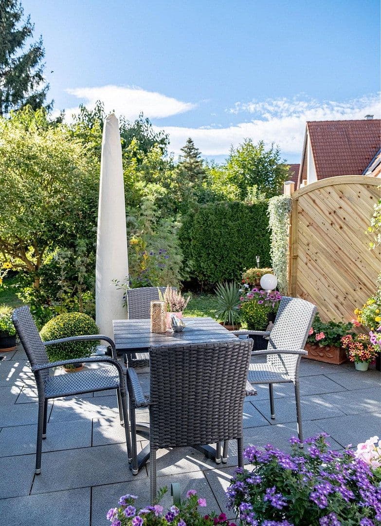 Predaj bytu 3-izbový 93 m², Weil im Schönbuch, Bádensko-Wurttembersko Predaj bytu 3-izbový 93 m², Weil im Schönbuch, Bádensko-Wurttembersko