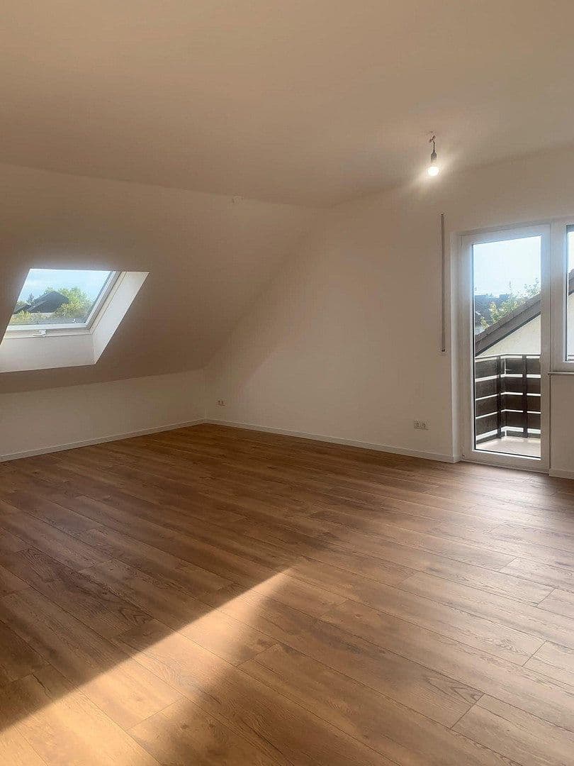 Prenájom bytu 4-izbový 79 m², Bruchköbel, Hesensko Prenájom bytu 4-izbový 79 m², Bruchköbel, Hesensko