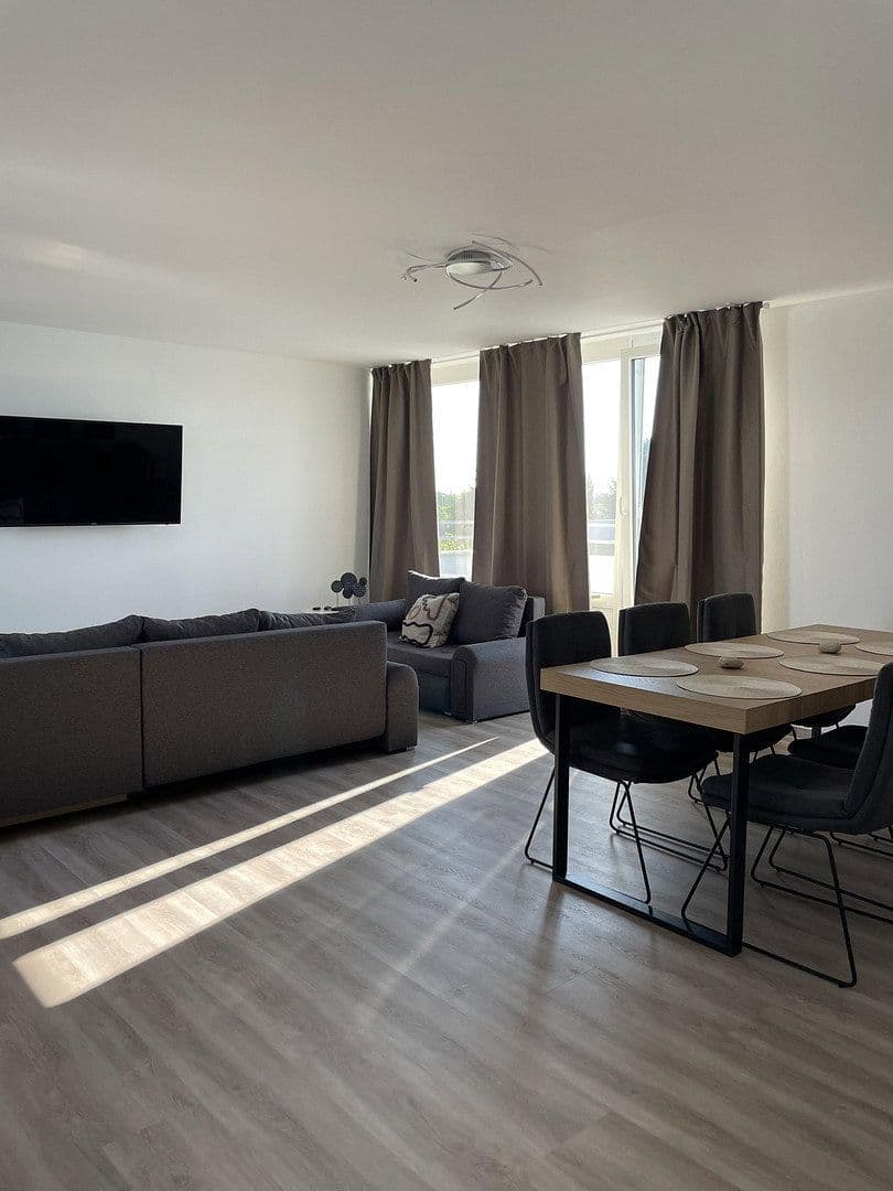 Prenájom bytu 3-izbový 132 m², Hansjakobstraße 125a, München, Bavorsko Prenájom bytu 3-izbový 132 m², Hansjakobstraße 125a, München, Bavorsko