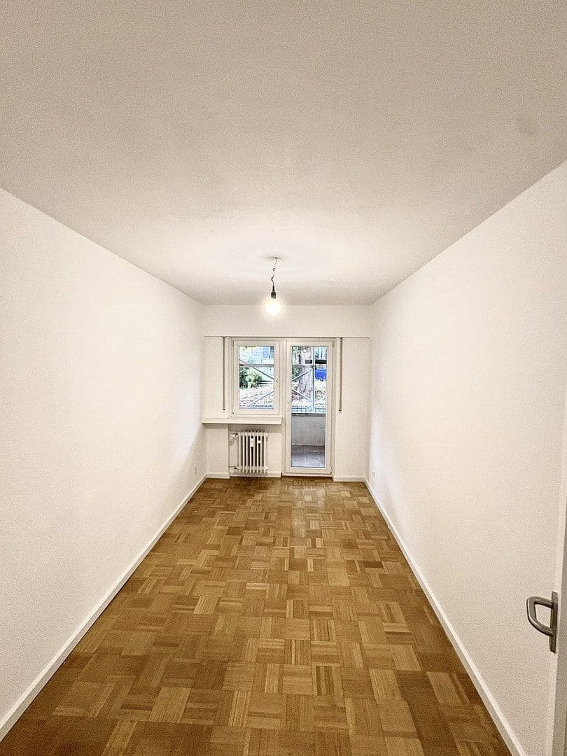Prenájom bytu 4-izbový 93 m², Stuttgart, Bádensko-Wurttembersko Prenájom bytu 4-izbový 93 m², Stuttgart, Bádensko-Wurttembersko