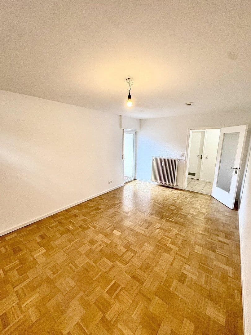 Prenájom bytu 4-izbový 93 m², Stuttgart, Bádensko-Wurttembersko Prenájom bytu 4-izbový 93 m², Stuttgart, Bádensko-Wurttembersko