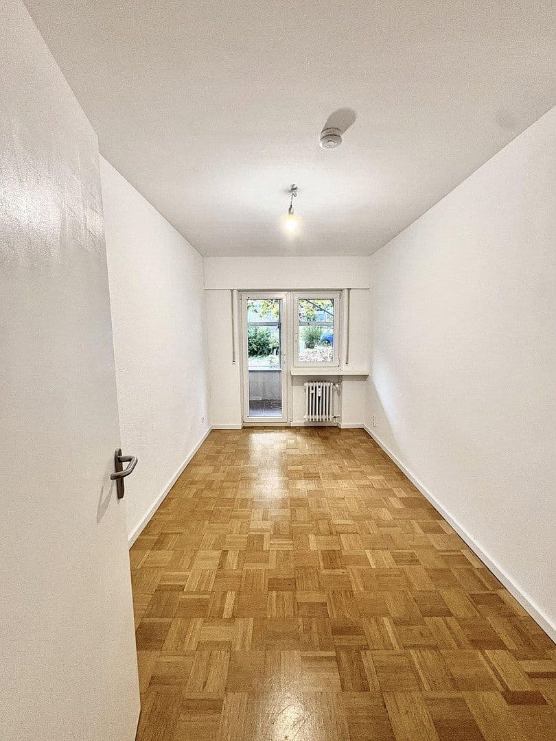 Prenájom bytu 4-izbový 93 m², Stuttgart, Bádensko-Wurttembersko Prenájom bytu 4-izbový 93 m², Stuttgart, Bádensko-Wurttembersko