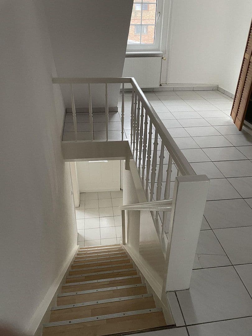 Prenájom domu 211 m², pozemok 100 m², Falltorstr. 2, Bruchköbel, Hesensko Prenájom domu 211 m², pozemok 100 m², Falltorstr. 2, Bruchköbel, Hesensko