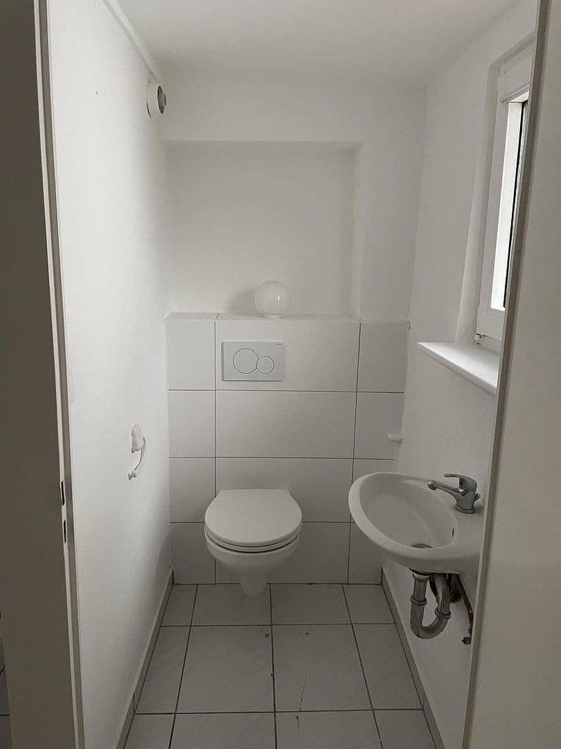 Prenájom domu 211 m², pozemok 100 m², Falltorstr. 2, Bruchköbel, Hesensko Prenájom domu 211 m², pozemok 100 m², Falltorstr. 2, Bruchköbel, Hesensko