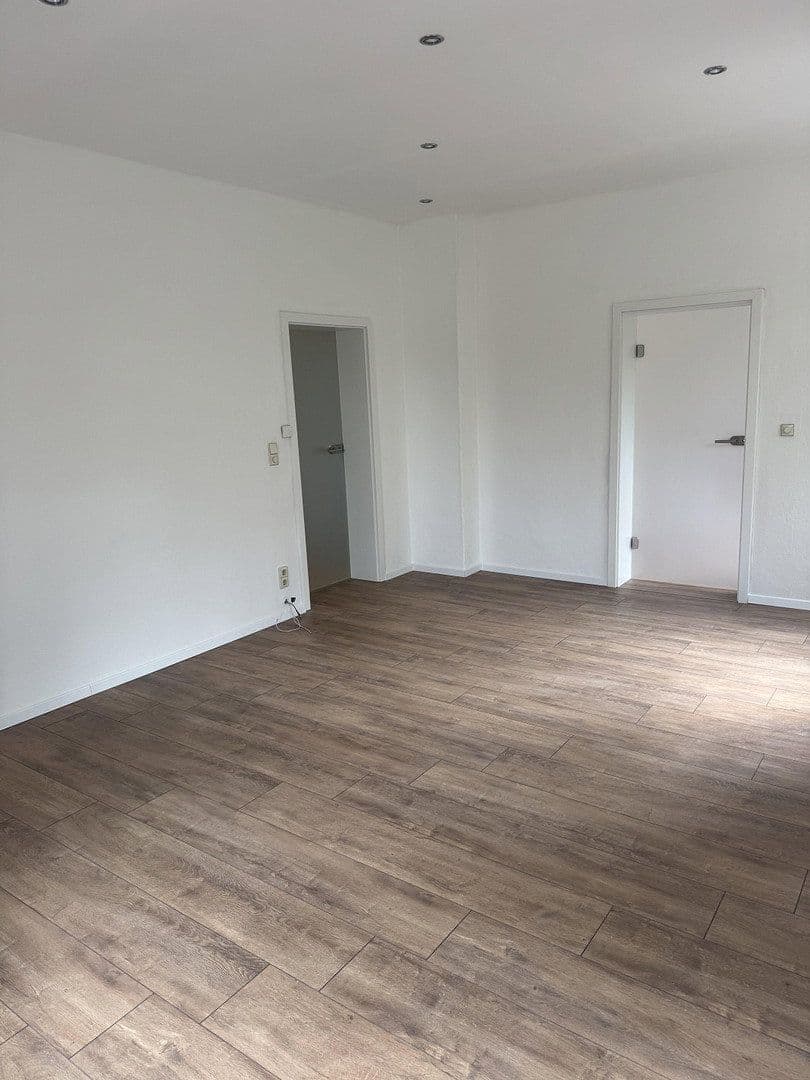 Prenájom kancelárie 106 m², Chemnitzer Str.65, Frankenberg/Sachsen, Sasko Prenájom kancelárie 106 m², Chemnitzer Str.65, Frankenberg/Sachsen, Sasko