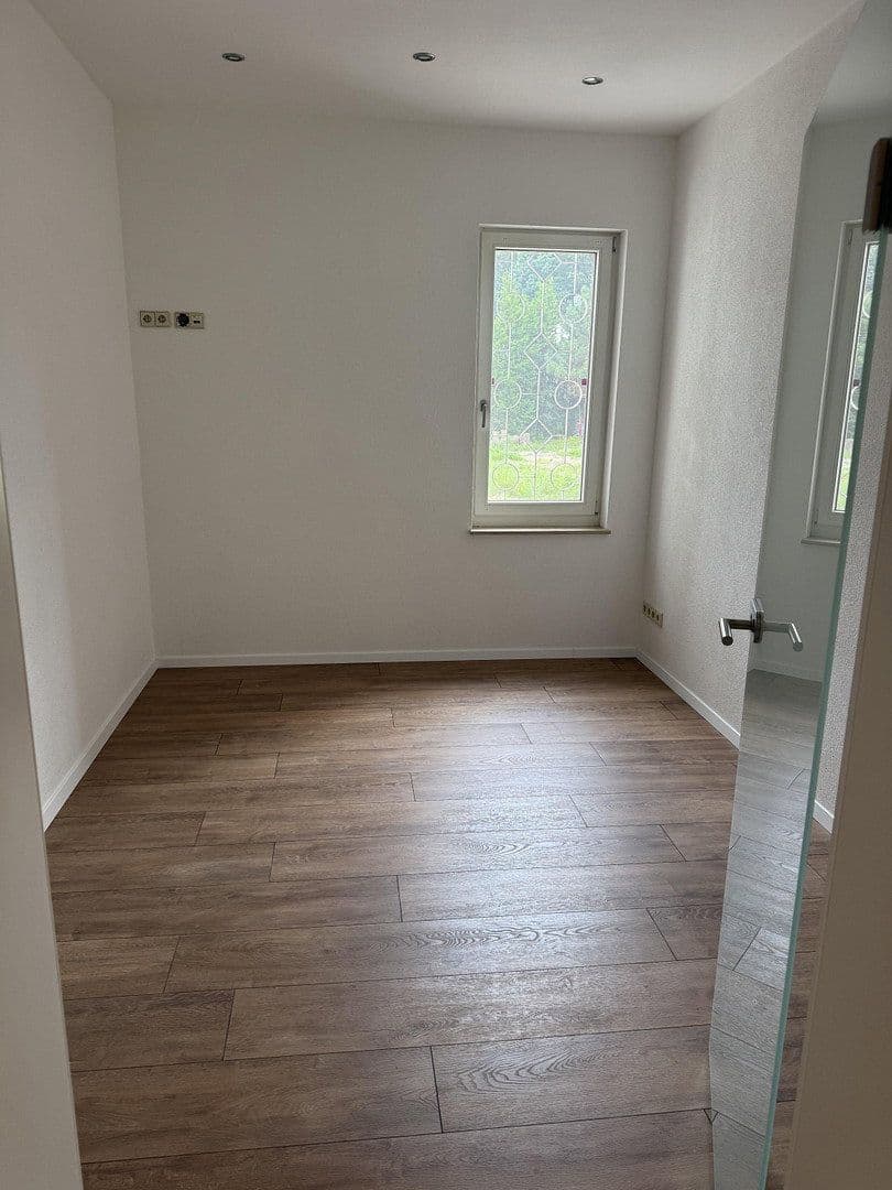 Prenájom kancelárie 106 m², Chemnitzer Str.65, Frankenberg/Sachsen, Sasko Prenájom kancelárie 106 m², Chemnitzer Str.65, Frankenberg/Sachsen, Sasko