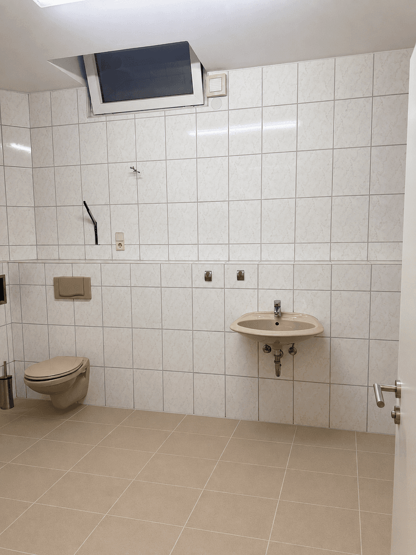 Prenájom kancelárie 106 m², Chemnitzer Str.65, Frankenberg/Sachsen, Sasko Prenájom kancelárie 106 m², Chemnitzer Str.65, Frankenberg/Sachsen, Sasko