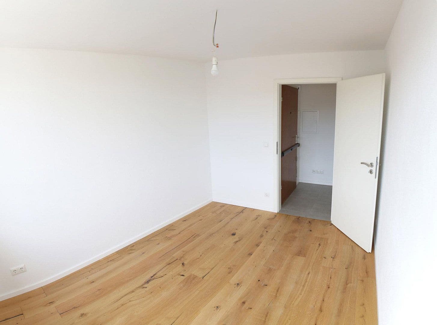 Prenájom bytu 4-izbový 90 m², Friedenheimer Straße 70, München, Bavorsko Prenájom bytu 4-izbový 90 m², Friedenheimer Straße 70, München, Bavorsko