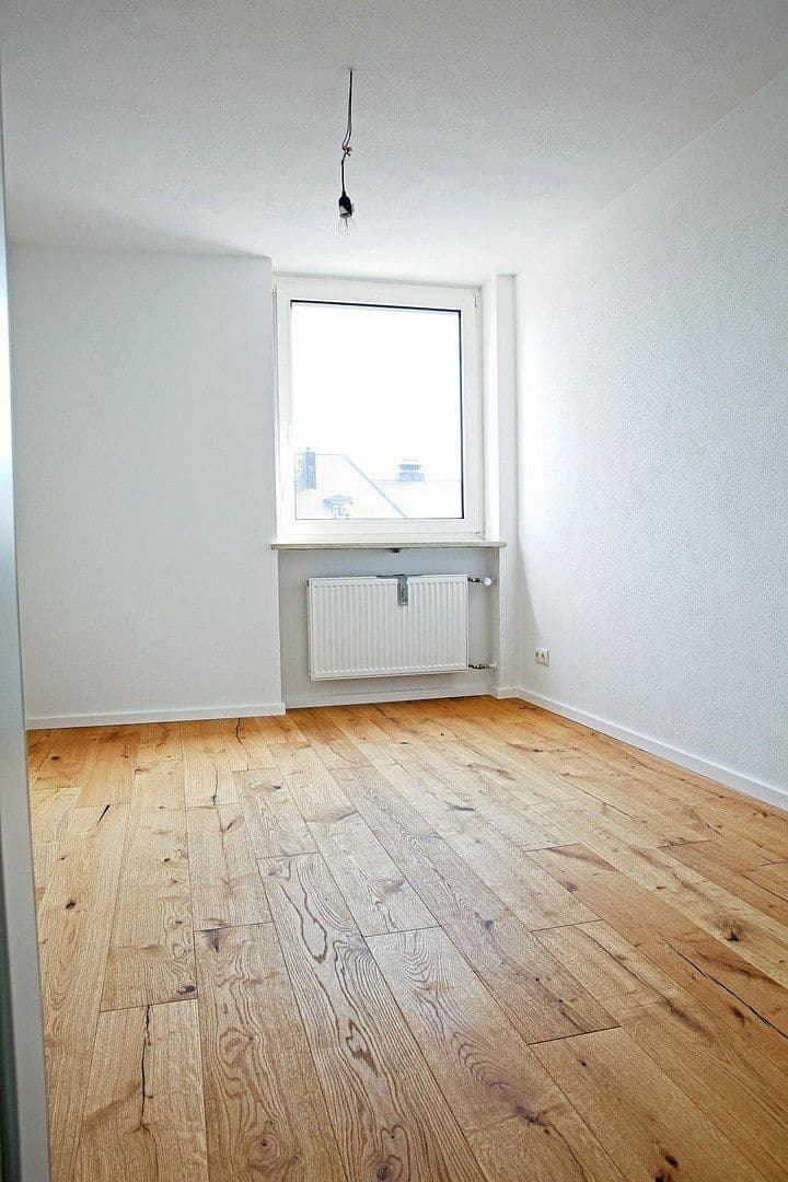 Prenájom bytu 4-izbový 90 m², Friedenheimer Straße 70, München, Bavorsko Prenájom bytu 4-izbový 90 m², Friedenheimer Straße 70, München, Bavorsko
